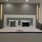 Mira *