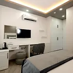 Mira Hotel