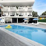 Mira Hotel *