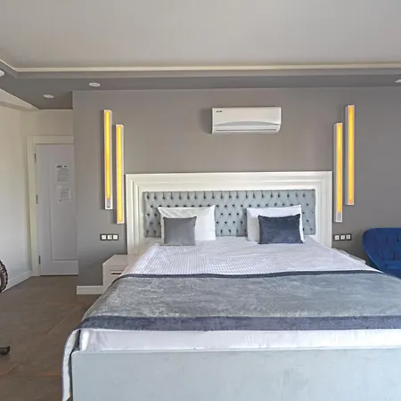 Mira Hotel