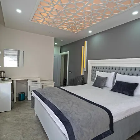 Mira Hotel