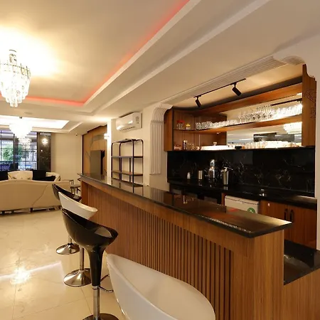 Mira Hotel *