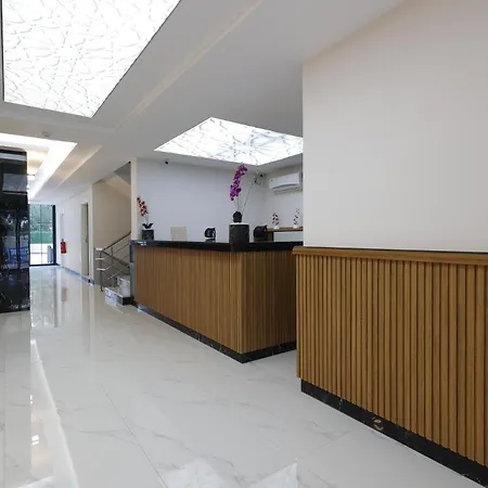Hotel Mira