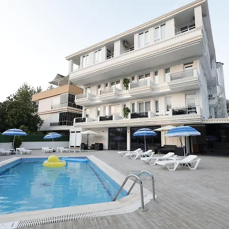 Mira Hotel