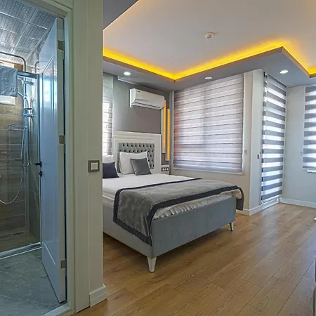 Mira Hotel *